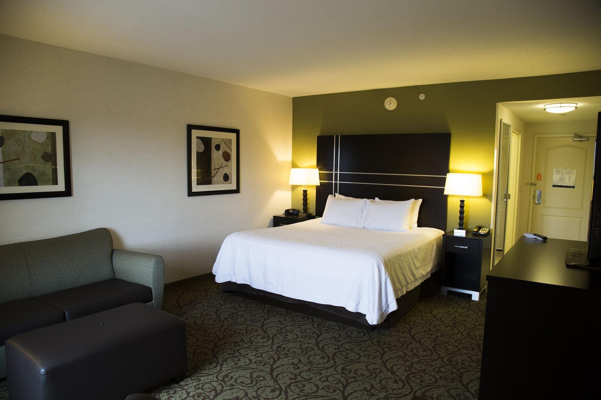 Hampton Inn & Suites Sharon West Middlesex Exterior photo