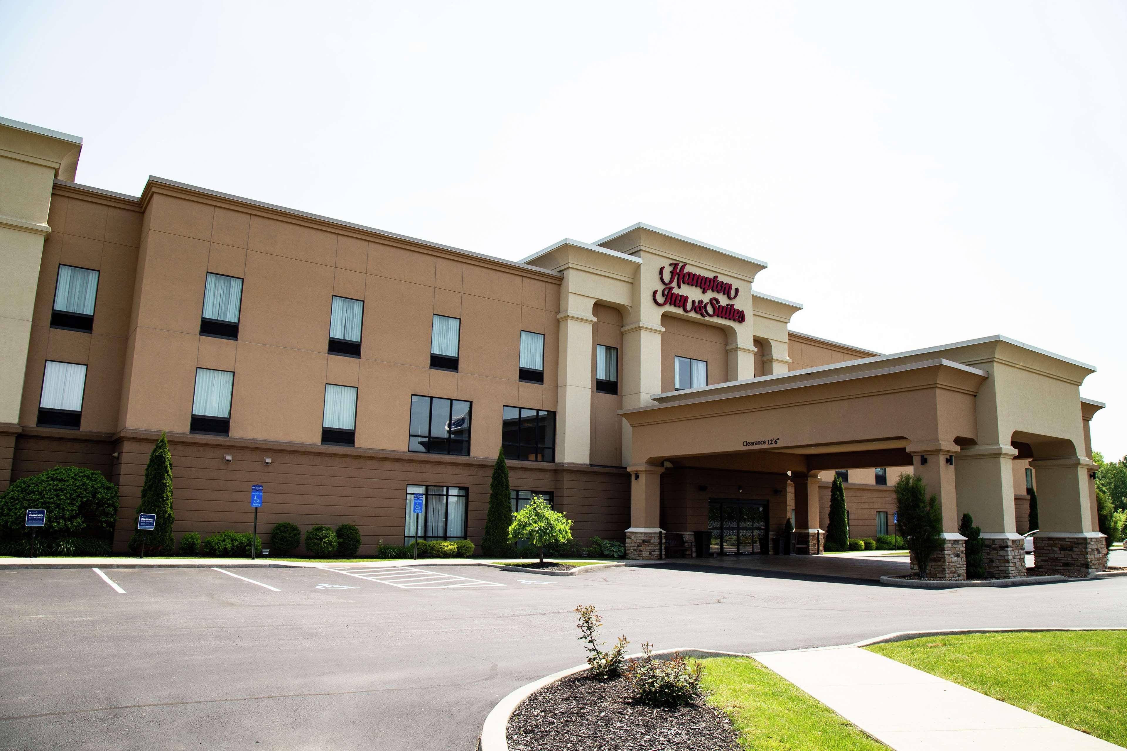 Hampton Inn & Suites Sharon West Middlesex Exterior photo